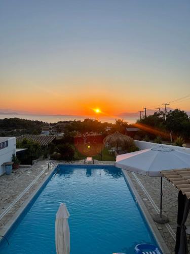 Efi Pool & View Alepochori i