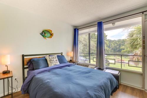 Posteľ alebo postele v izbe v ubytovaní Lake Marion Gem Communal Outdoor Space with Views!