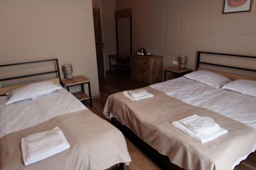 Ein Bett oder Betten in einem Zimmer der Unterkunft ALOFT