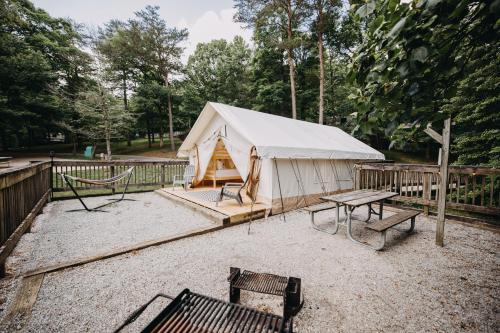 Φωτογραφία από το άλμπουμ του Timberline Glamping at Amicalola Falls σε Dawsonville