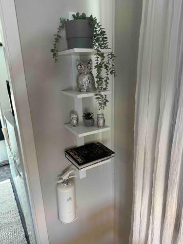 Una cocina o cocineta en Cabin On The Hill