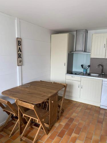 Dapur atau dapur kecil di Évasion en Bord de Mer Maison Tout Confort à La Faute-sur-Mer
