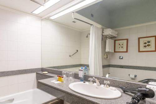 Ένα μπάνιο στο Sheraton Mar Del Plata Hotel