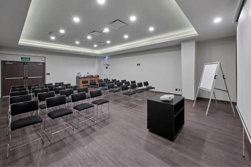 Espace de conférence ou salle de réunion dans l'établissement City Express by Marriott Ciudad de México Tlalpan