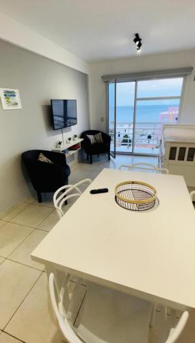 Depto en Inmejorable ubicación a 50mts del mar y con vista al mar!