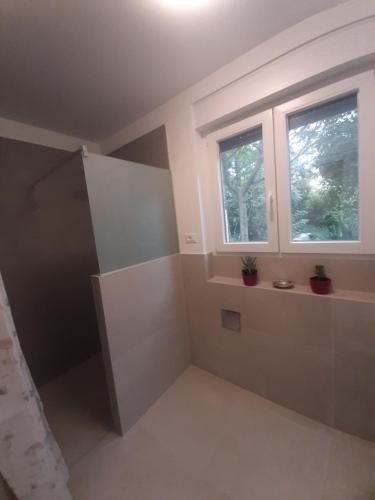 Ένα μπάνιο στο Fiore apartment & room