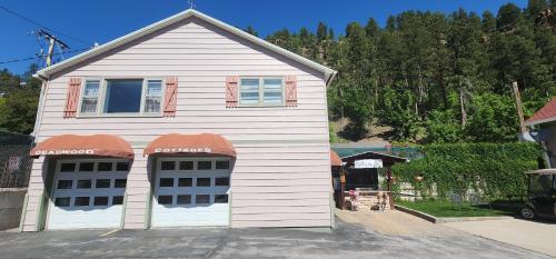 First Deadwood Cottages – Photos 4