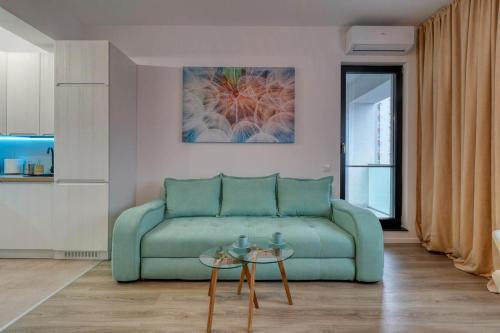 Posezení v ubytování Relaxation Station - My Charming, Cosy&Inviting Apt - Smart Thermostat - Private Parking - IOR Park - Long Term Price Cuts