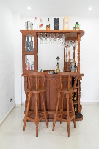 Ο χώρος του lounge ή του μπαρ στο Departamento en EZEIZA