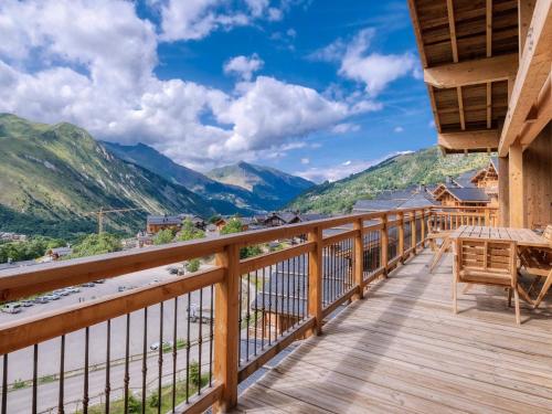 Chalet luxe 15 pers avec sauna et jacuzzi aux 3 Vallées - FR-1-570-32