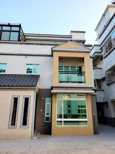 Das Gebäude in dem sich das Privatzimmer befindet