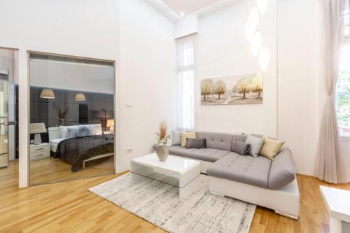 Luxurious & Spacious Downtown Residence in Liszt Ferenc Square 1061 Budapest, 5 Liszt Ferenc tér kép - 3