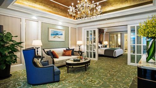 Χώρος καθιστικού στο InterContinental Chengdu Global Center by IHG