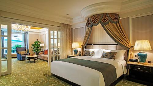 Ένα ή περισσότερα κρεβάτια σε δωμάτιο στο InterContinental Chengdu Global Center by IHG
