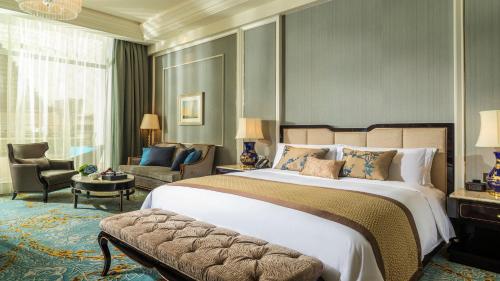 Ένα ή περισσότερα κρεβάτια σε δωμάτιο στο InterContinental Chengdu Global Center by IHG