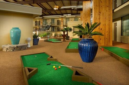 Biliár nebo kulečník v ubytování Northwest Inn