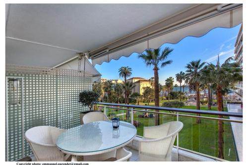 REF 761 - Cannes Croisette - Sea view apartment for rent