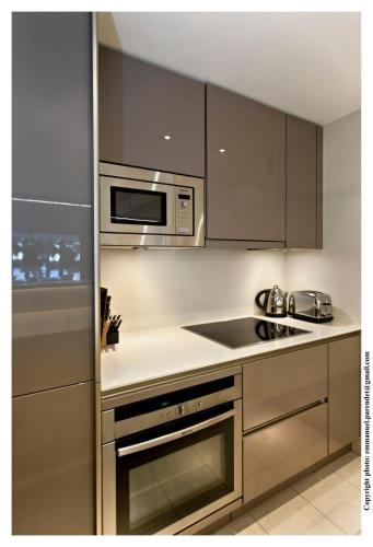 REF 761 - Cannes Croisette - Sea view apartment for rent