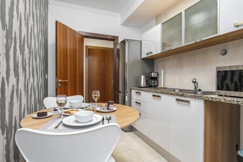 Fifth Apartment by Homie