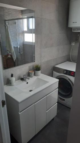 Feel at home at Tamara apartment - two steps to the pool