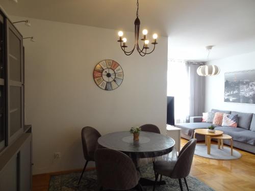 Well-equipped apartment with free parking
