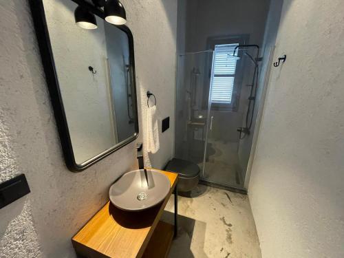 Koupelna v ubytování Rhea Alaçatı Boutique Hotel