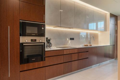 Savoy Residence Casa Branca II by an island apart