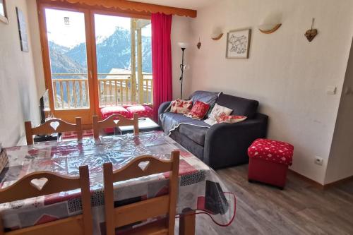 Les Balcons du Soleil Appt304 à100m pistes 2 chambres parking couvert WIFI Ménage compris l'hiver