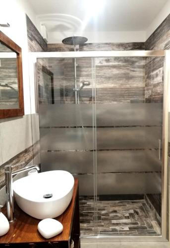 a bathroom with a sink and a shower at All'Ottantuno in Lecce