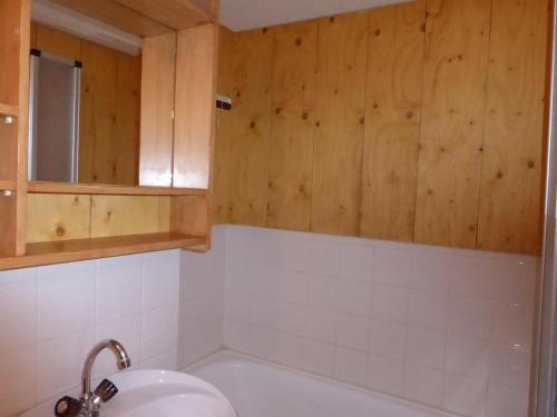 Studio cabine 4 pers à Méribel, proche pistes, Wifi, animaux admis