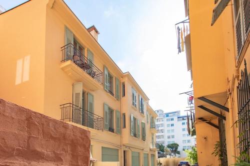 #44 Staywizus -1 BDR Flat Cap AC balcony 5mins walk to beach