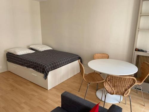 Appartement a deux pas du Pantheon avec balcon