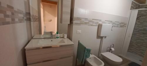 Koupelna v ubytování Pigno, appartamento in campagna