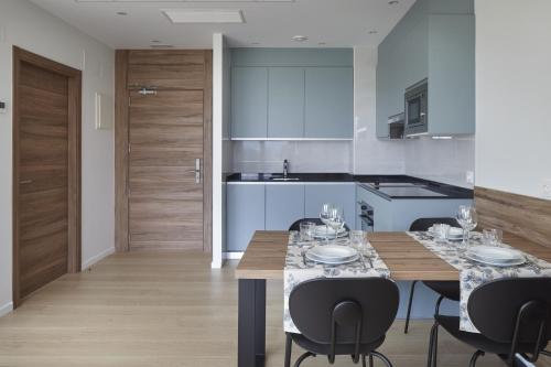 Η κουζίνα ή μικρή κουζίνα στο MANTULENE Apartments - Basque Stay