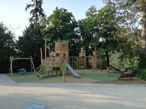Ο χώρος παιχνιδιού για παιδιά στο Chalet Les Accacias