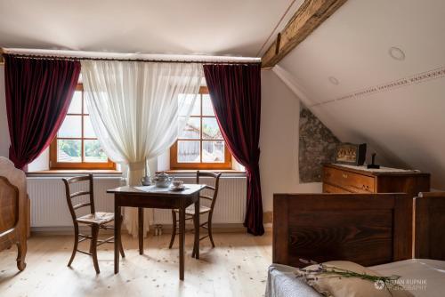 Fotografie z fotogalerie ubytování Notranjska hiša - traditional country house, close to the world attraction Cerknica lake v destinaci Begunje pri Cerknici