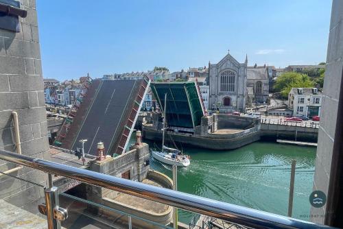 Townbridge Penthouse – Photos 3
