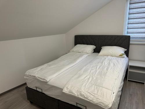 Davud Apartmentsにあるベッド