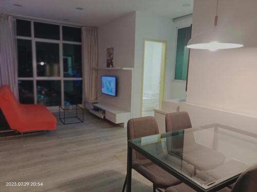 Телевизор и/или развлекательный центр в City Town 2-6 Pax Beautiful View Cozy Condo, Jelutong, Georgetown, Centre Heart Of Penang Island, near Highway Komtar Gurney