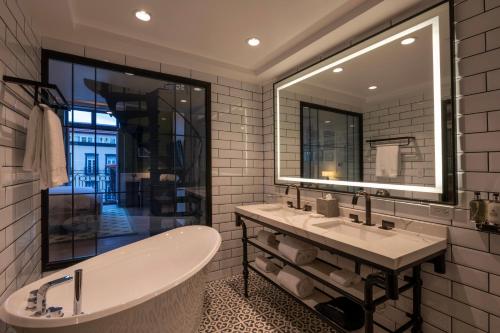 Un baño de Hotel La Compañía Casco Antiguo