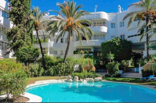 Modern 2 bedroom in Marbella Real