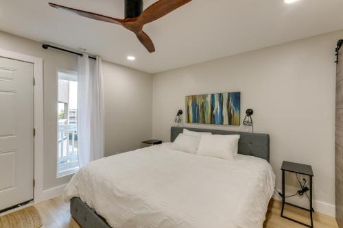 En eller flere senge i et værelse på Corpus Christi Surfside Suite with Beach Access!