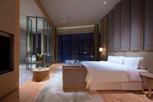 Cama o camas de una habitación en The Westin Chongqing Liberation Square