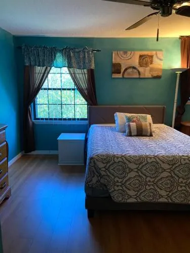 Awesome shared Villa 20 minutes from the beach in Palm Bay