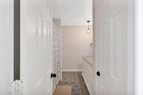 Gambar di galeri bagi 100 Harmony 2BDR 2 Free Parking Pool Pet Friendly Near All di Pulau Hilton Head