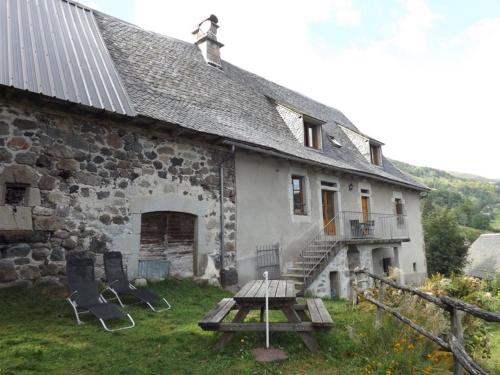 Gîte Thiézac, 3 pièces, 7 personnes - FR-1-742-15