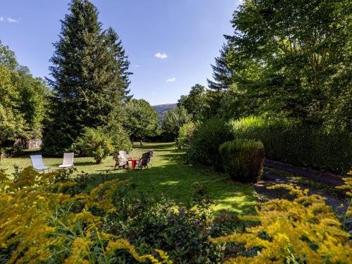 Gîte Thiézac, 6 pièces, 10 personnes - FR-1-742-61