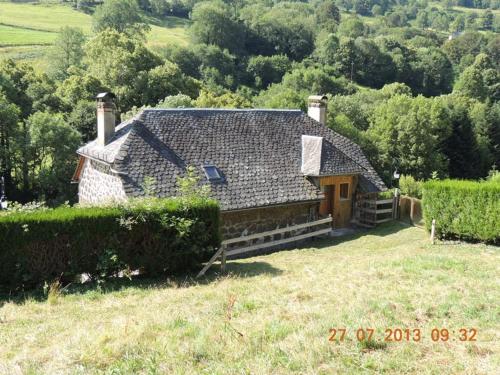 Gîte Saint-Projet-de-Salers, 5 pièces, 8 personnes - FR-1-742-213