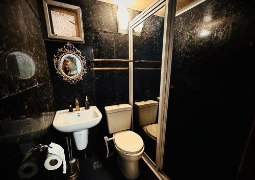Ένα μπάνιο στο The Penthouse Zonevill Condo