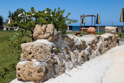 Gallery image of Venetico Beachfront Apartments & Suites - Sea View Suite in Argasi